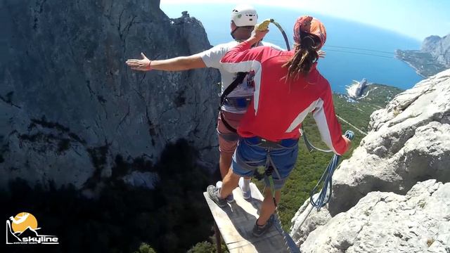 Владимир Ильяс-кая Роупджампинг в Крыму с командой Скайлайн