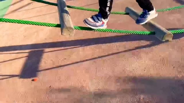 Влог интересные места для Альтуки ! Алтаирка и Асаналикa развлекаются на детской площадке ЭКСПО .