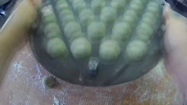 Разноцветные пельмени "Светофор" - натуральные красители смотреть онлайн