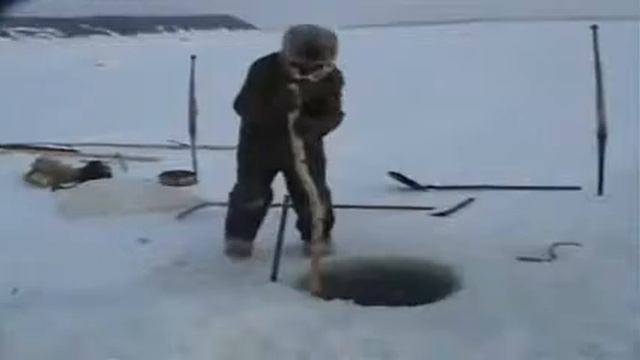 Ловля рыбы зимой. смотреть онлайн