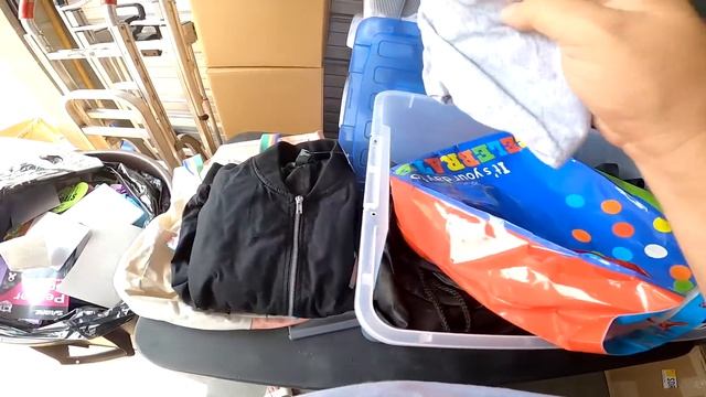 Red Envelopes full of CASH in the $1,800 locker I bought at the abandoned storage auction = LUCKY! смотреть онлайн