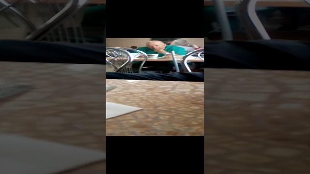 Дворник сьел чужие булочки