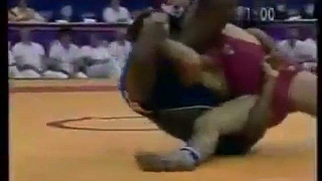 ЛЮДИ В УСПЕХАХ ЖИВУЩИЕ СРЕДИ ГОР КАВКАЗА В ЧЕЧЕНСКОЙ РЕСПУБЛИКЕ. смотреть онлайн