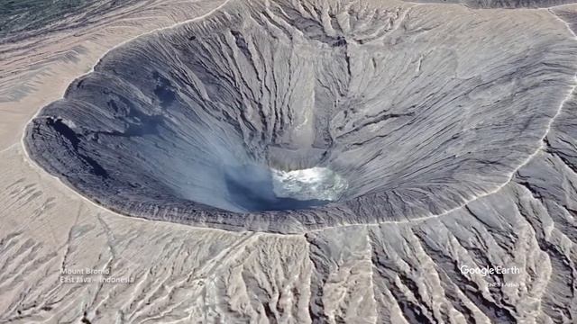 Mount Bromo at Bromo Tengger-Semeru National Park, Indonesia (Google Earth Studio) смотреть онлайн