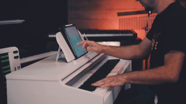THE ONE Smart Piano Play SOUNDS смотреть онлайн