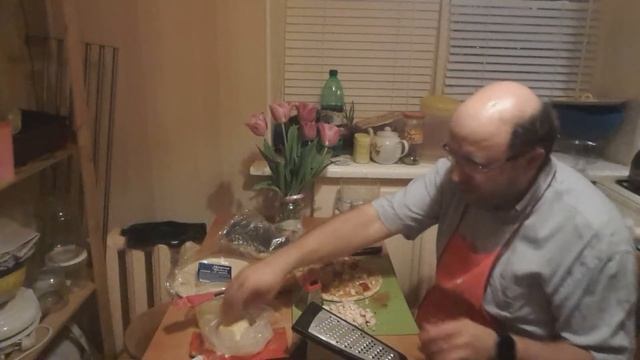 Готовим пиццу дома - гавайская и ассорти смотреть онлайн