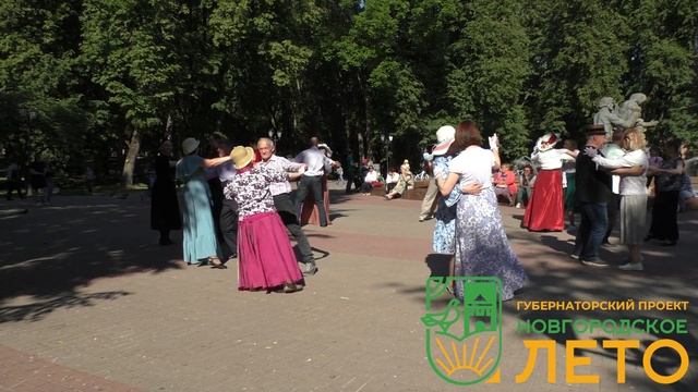Урок по историческим танцам у фонтана Садко смотреть онлайн