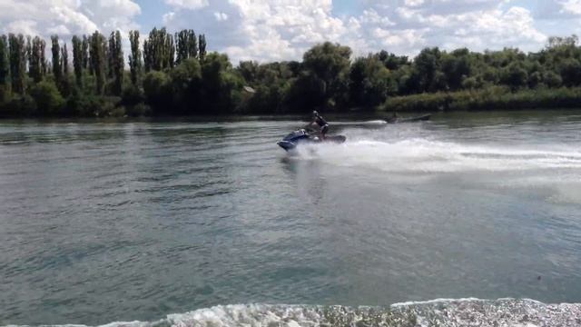 Гидроцикл! 255 лсл. 118 км/ч. На реке. смотреть онлайн