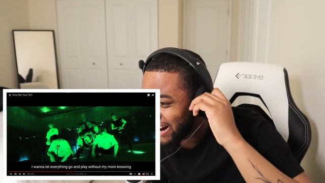 Stray Kids 'EASY' Made it look EASY! смотреть онлайн