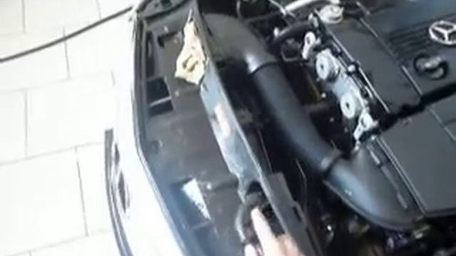 Мойка двигателя Mercedes-Benz C180 смотреть онлайн