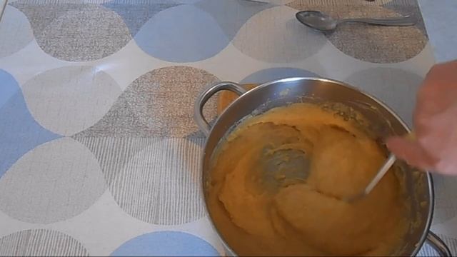 Простое и сытное гороховое пюре.Украшение блюд - цветы из огурца. смотреть онлайн