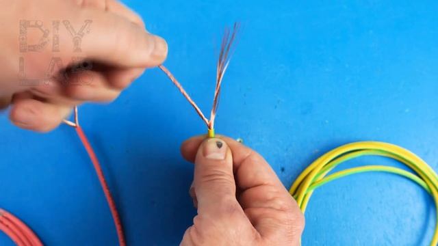 ЗАМЕЧАТЕЛЬНАЯ ИДЕЯ! Как скрутить Электрический провод вместе смотреть онлайн