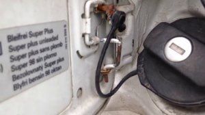 Volkswagen Caddy.Ремонт крышки заправочной горловины.mp4