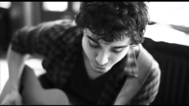 Elyes Gabel- Pay Attention Lord- acoustic jam смотреть онлайн