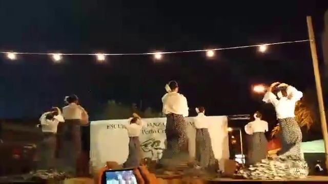 Sevillana bata de cola смотреть онлайн