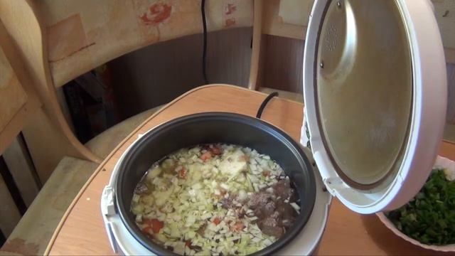 Щи из молодой капусты в мультиварке Panasonic SR TMH10 смотреть онлайн