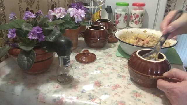Мясо с овощами томлёное в горшочках смотреть онлайн