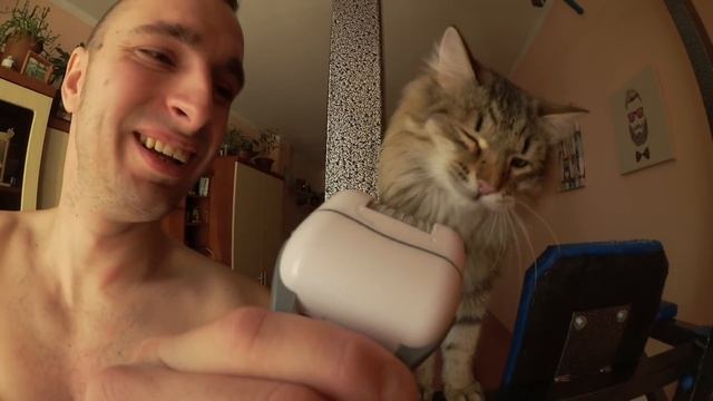 ПАРЕНЬ ПРОБУЕТ ЭПИЛЯЦИЮ! Нашел дома эпилятор! Удаление волос на груди. смотреть онлайн