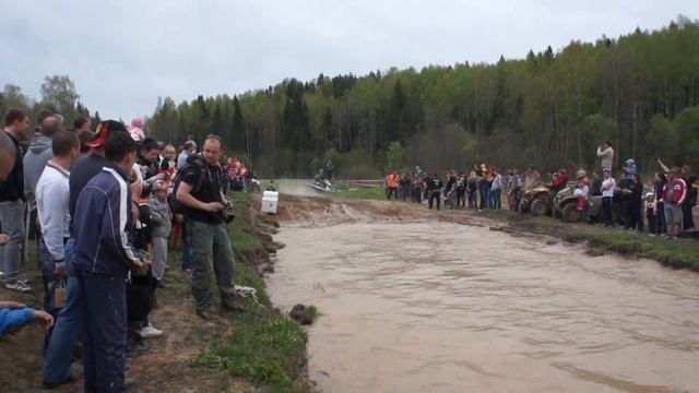 SnowMobile MUDRACING ArcticCat vs Polaris смотреть онлайн