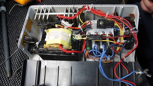 Lm317 Блок питания смотреть онлайн