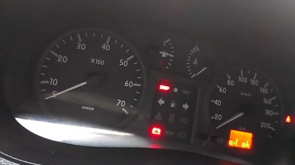 Renault Kangoo 1.5 dci 70 проблемы с акб или стартер