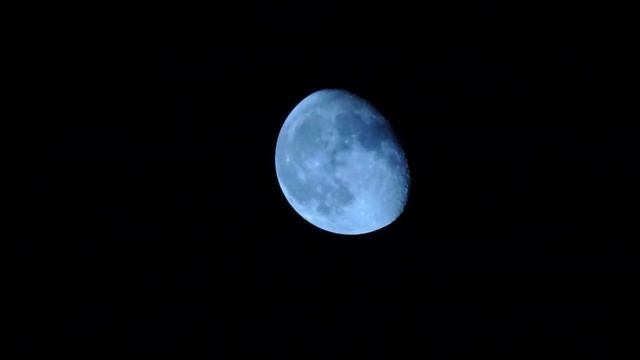 Sony DSC HX100V digital camera takes great pictures of the moon! смотреть онлайн