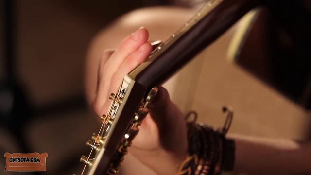 Emily Merry - Chasing Pavements (Adele Cover) - Ont' Sofa Gibson Sessions смотреть онлайн