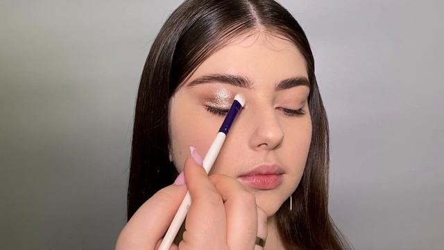 Сияющий вечерний макияж / Макияж с палеткой Huda Beauty Rose Quartz смотреть онлайн