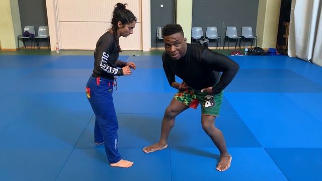 Wrestling Basics: Learn how to change levels and get the takedown смотреть онлайн