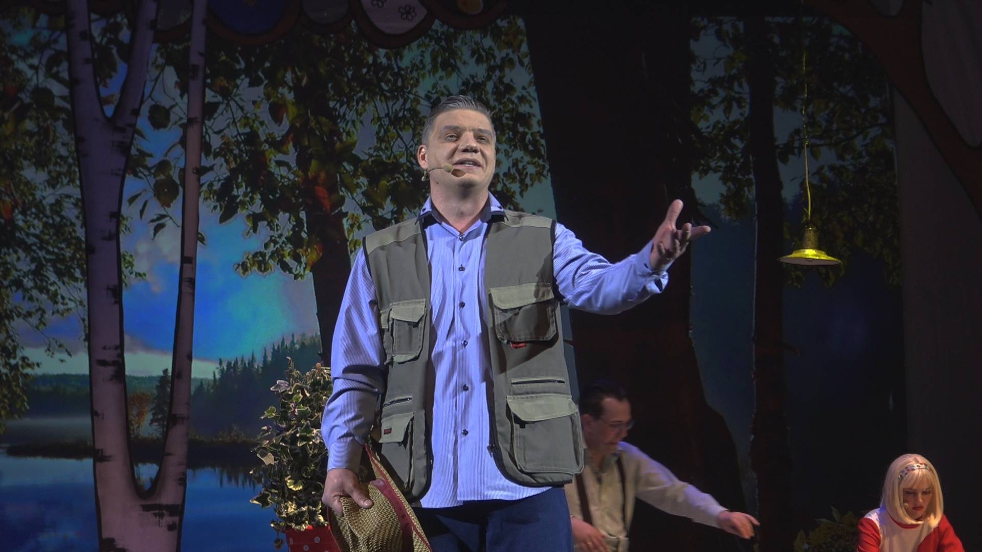 «Синяя вечность». Фрагмент спектакля «Дачный роман» смотреть онлайн