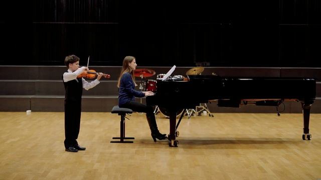 Franciszek Idzik-A. Vivaldi - Concerto No. 1 Spring, I Allegro E. Młynarski - Mazurka No. 1 смотреть онлайн