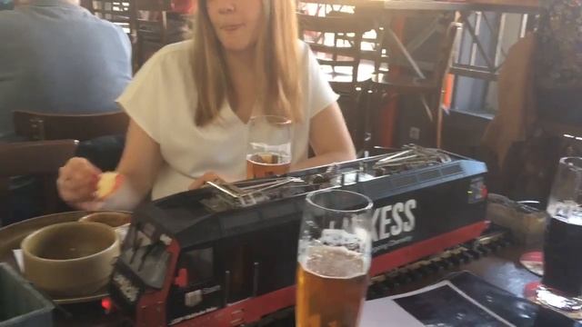 Ресторан в Праге. Паровозы смотреть онлайн