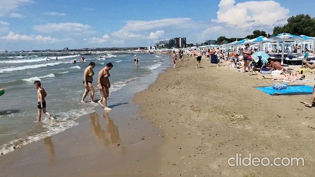 Центральный пляж Анапы из болота в чистое море в последний день июня! смотреть онлайн