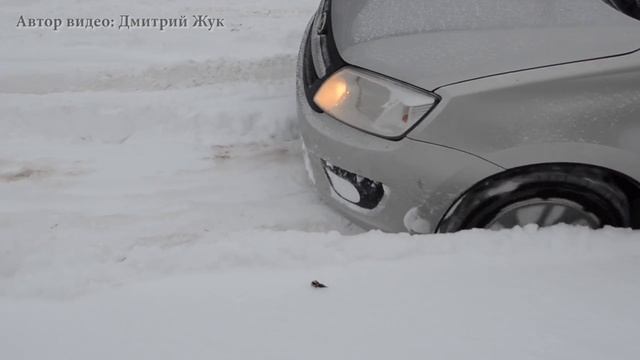 КАК ПРАВИЛЬНО ЕХАТЬ ПО ГЛУБОКОМ СНЕГУ. смотреть онлайн