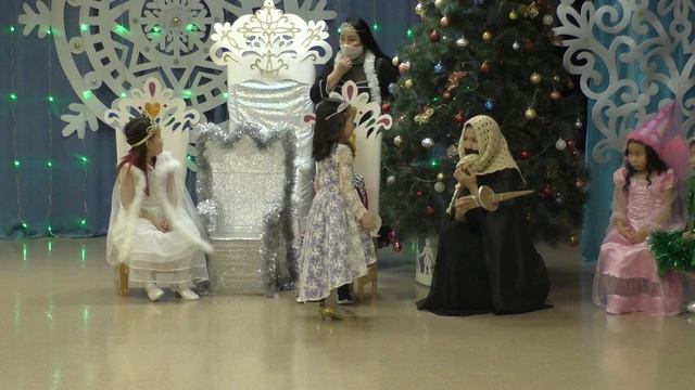 Новогодний утренник подготовительной группы "Кустук" смотреть онлайн