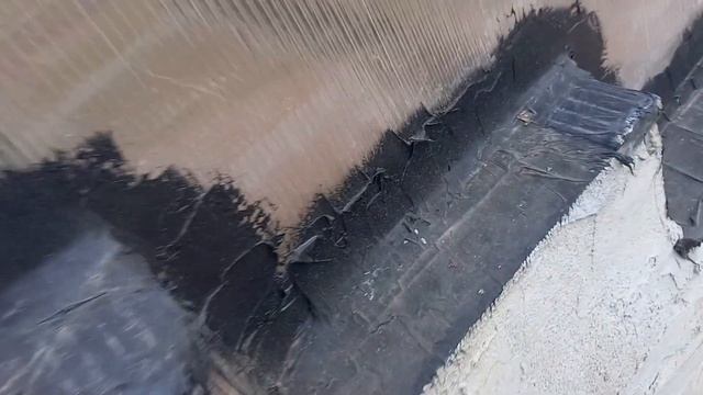 Чем закрепить или заклеить поликарбонат низ что бы вода не проходила. смотреть онлайн