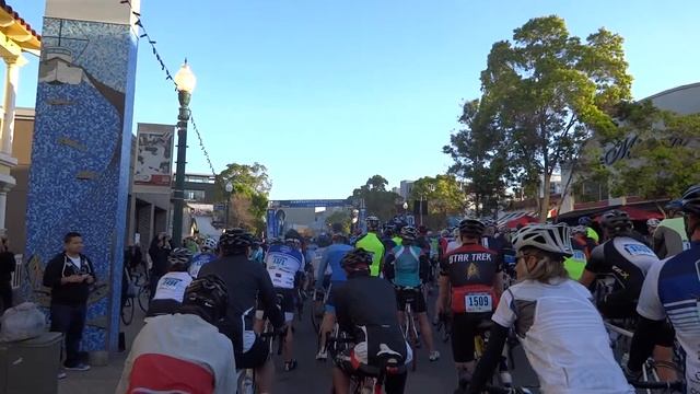 GF San Diego 2014, Do not pass yellow Ferrari..Start your engine смотреть онлайн