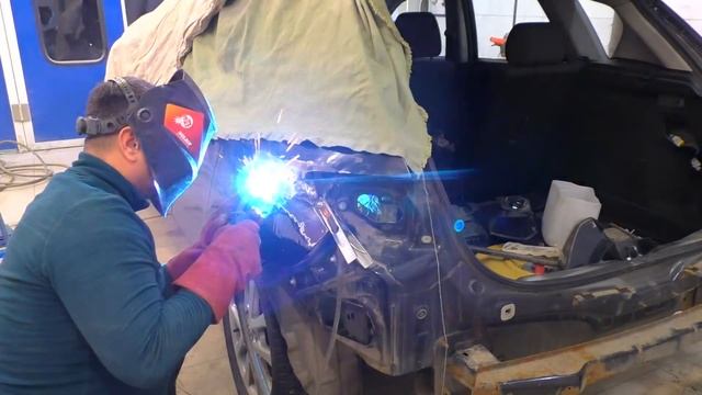 мазда 3 ремонт разорванного крыла смотреть онлайн