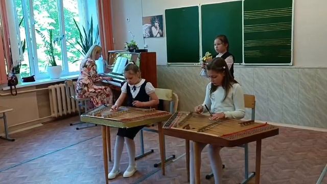 "Полька эхо". исполняют Щуцкая София, Веретенникова Виктория, Лученок Софья. 2 "Б" сш.116 г Минска смотреть онлайн