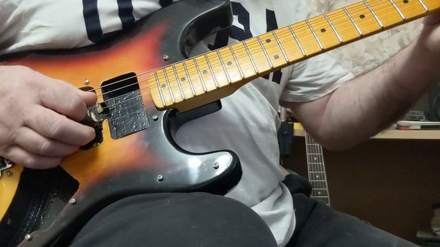 Replica Stratocaster смотреть онлайн