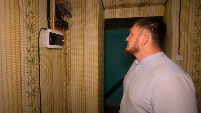 МЕЗИНОВ ПОМОГ семье Хомяковых переехать в новую квартиру из сгоревшего флигеля