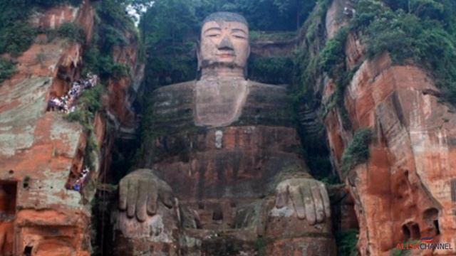 Топ 10 самых известных статуй в мире смотреть онлайн