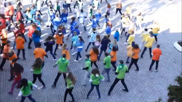 Флешмоб ЮВАО "С Днем Учителя" смотреть онлайн