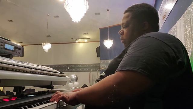 Neo Soul style groove with Mark I EP patch on the Korg Kross 2 смотреть онлайн