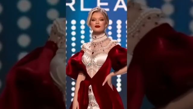 Мисс Вселенная от России Анна Линникова в платье на тему "Корона Российском империи". смотреть онлайн