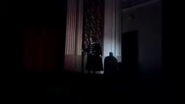 Le veau d'or est toujours debout/ На земле весь род людской смотреть онлайн