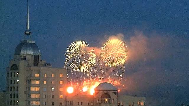 CCTV Салют День ВМФ 26 июля 2020 Веб-камера магазина Радиодетали на Пионерской Санкт-Петербург. смотреть онлайн