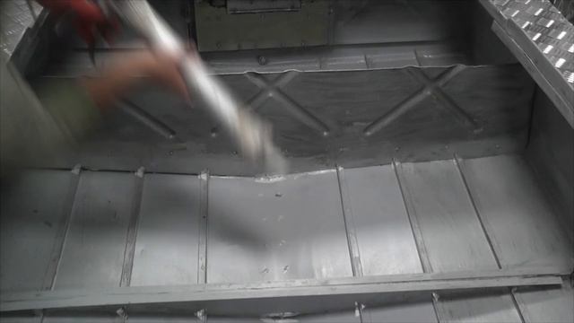 Лодка для рыбалки своими руками . Тюнинг лодки МКМ в гараже. Герметизация лодки смотреть онлайн