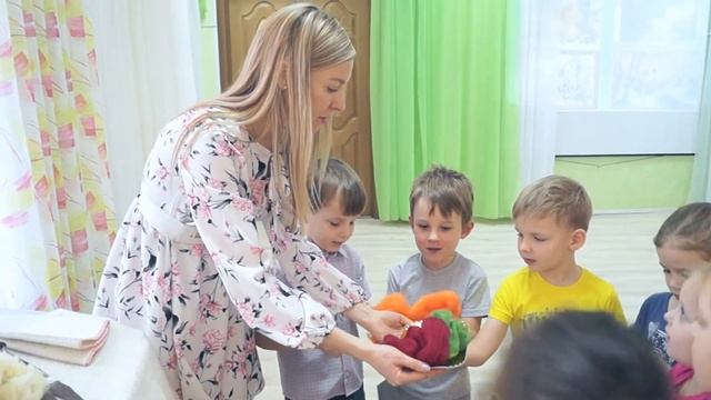 Интегрированное занятие в старшей группе для детей с ТНР "Экскурсия в музей "Шерстяная фантазия". смотреть онлайн