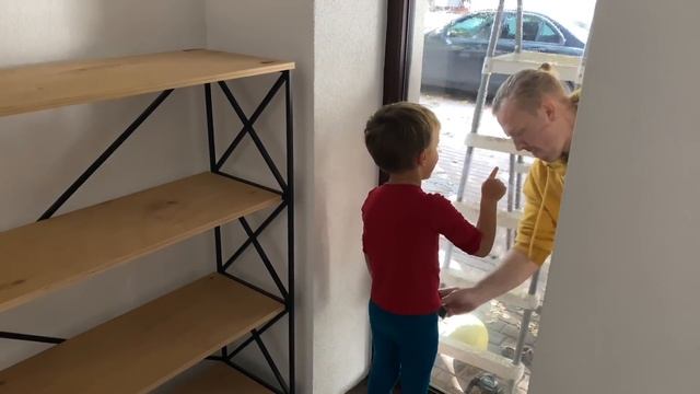 VLOG: ВЕРАНДА ПОЧТИ ГОТОВА - ПОСМОТРИТЕ НА РЕЗУЛЬТАТ! // РАЗБИЛИ ЛЮСТРУ // ДЕМЕНТЬЕВЫ // FAMILY VLO смотреть онлайн